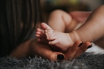 Descubren patrón “universal” de las madres ante el llanto de un bebé