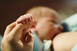 Bebés copian células inmunes de la madre, a través de la leche
