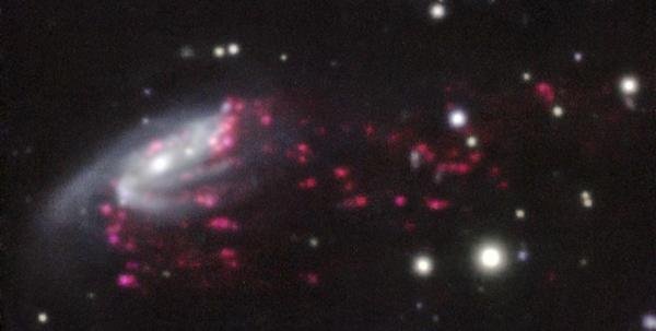 Una de las siete galaxias 'medusa', apodada JO204, obtenidas por el telescopio VLT del observatorio de Paranal en Chile.