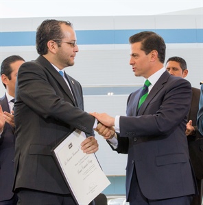 Ramón Castañeda Priego, Premio en el área de Ciencias Exactas 2016, egresado del Departamento de Física