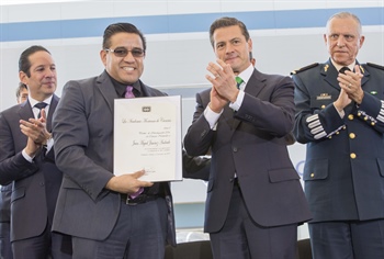 Juan Miguel Jiménez Andrade, Premio en el área de Ciencias Naturales 2016, egresado del Departamento de Farmacología