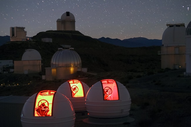 El telescopio ExTrA en La Silla.
